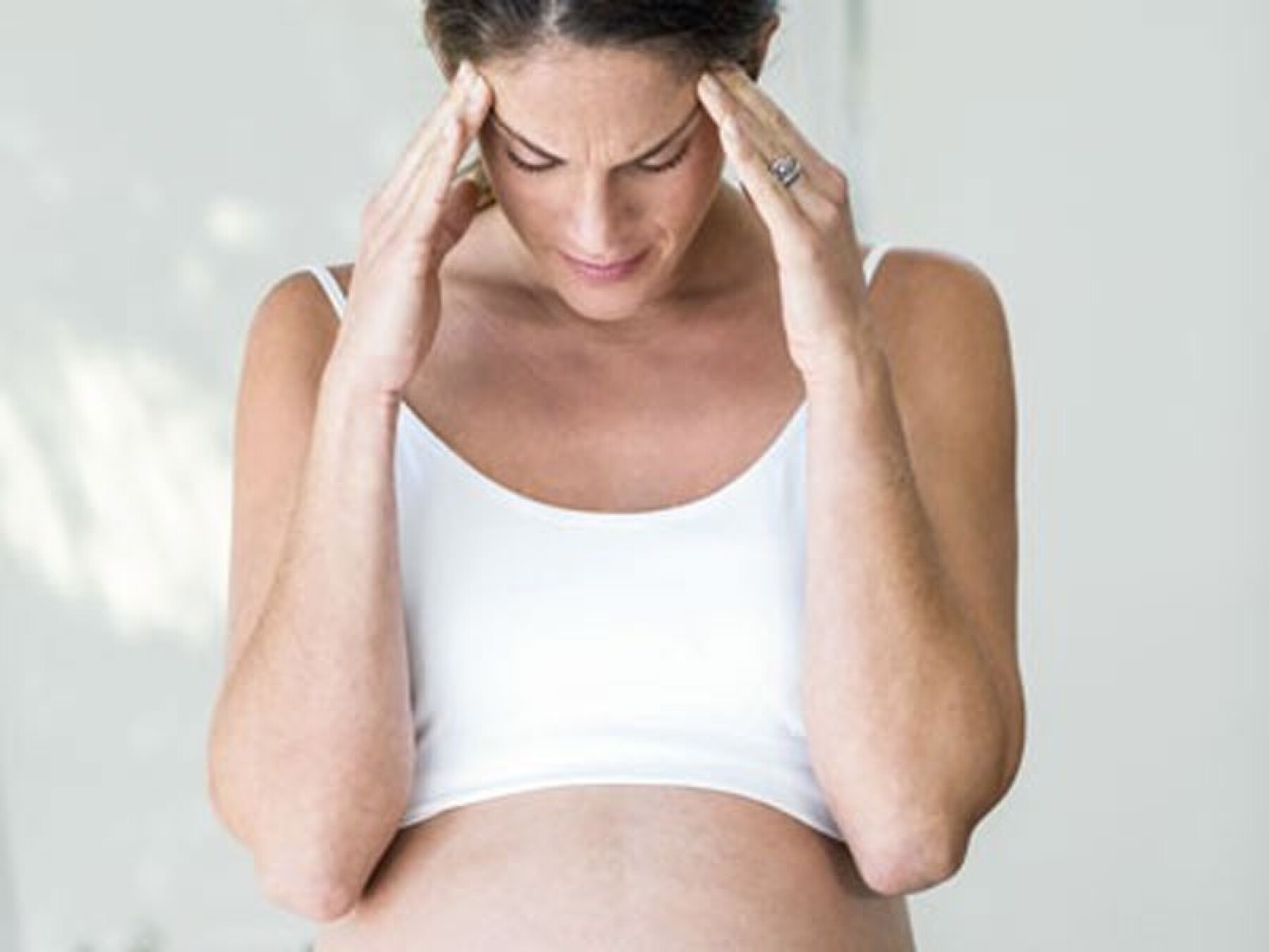 Maux de tête et migraine enceinte, que faire ?