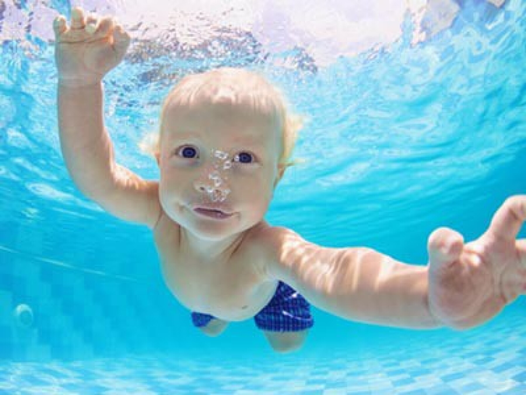 Bébés nageurs : les enfants sont-ils sollicités trop tôt ?