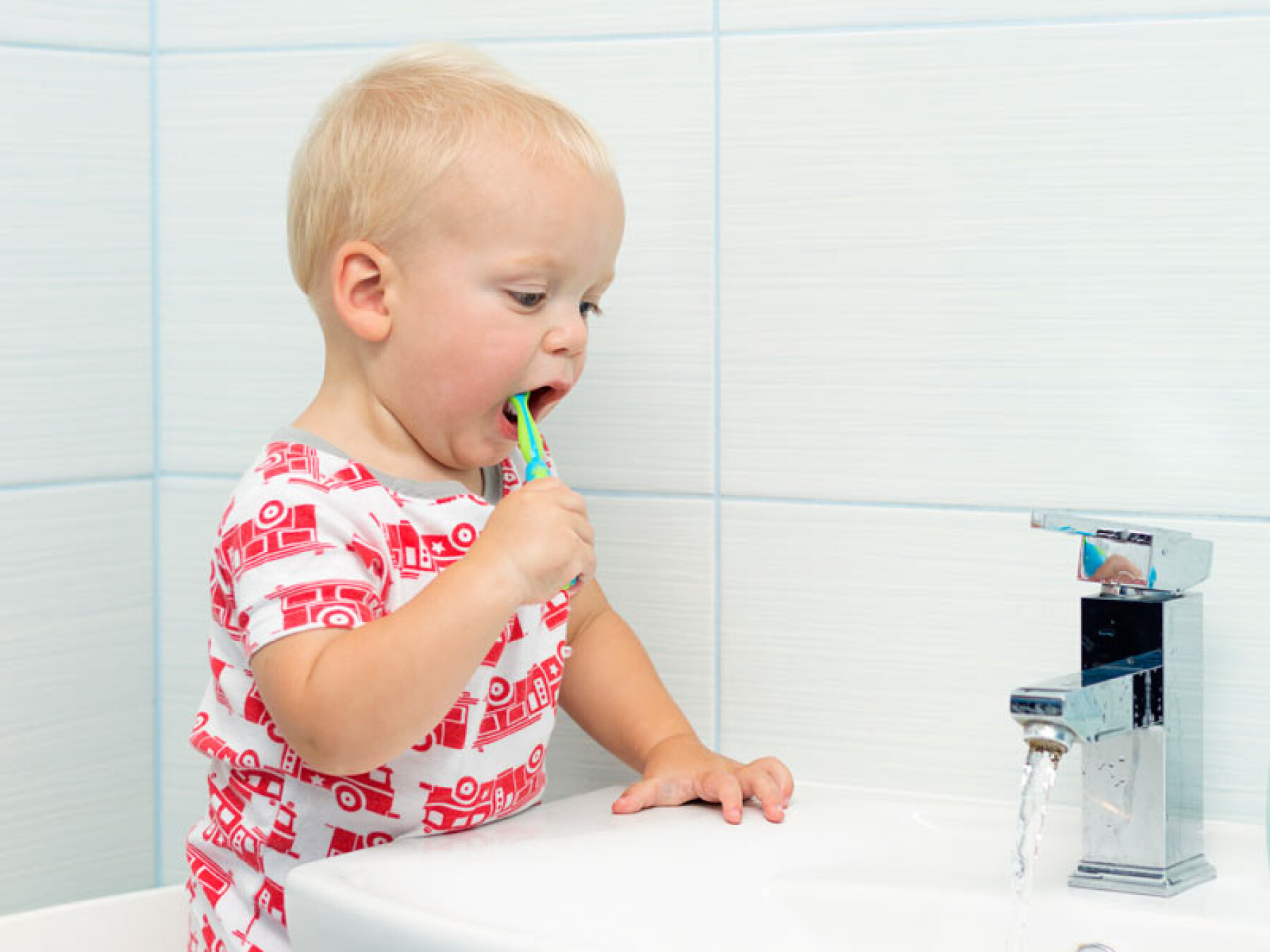 brosser dents bébé