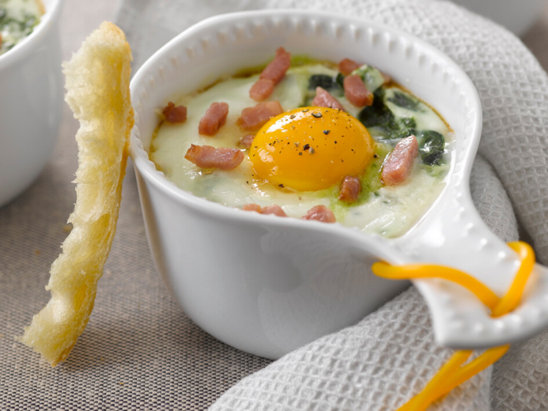 Les œufs Cocotte Aux Epinards Et Aux Lardons