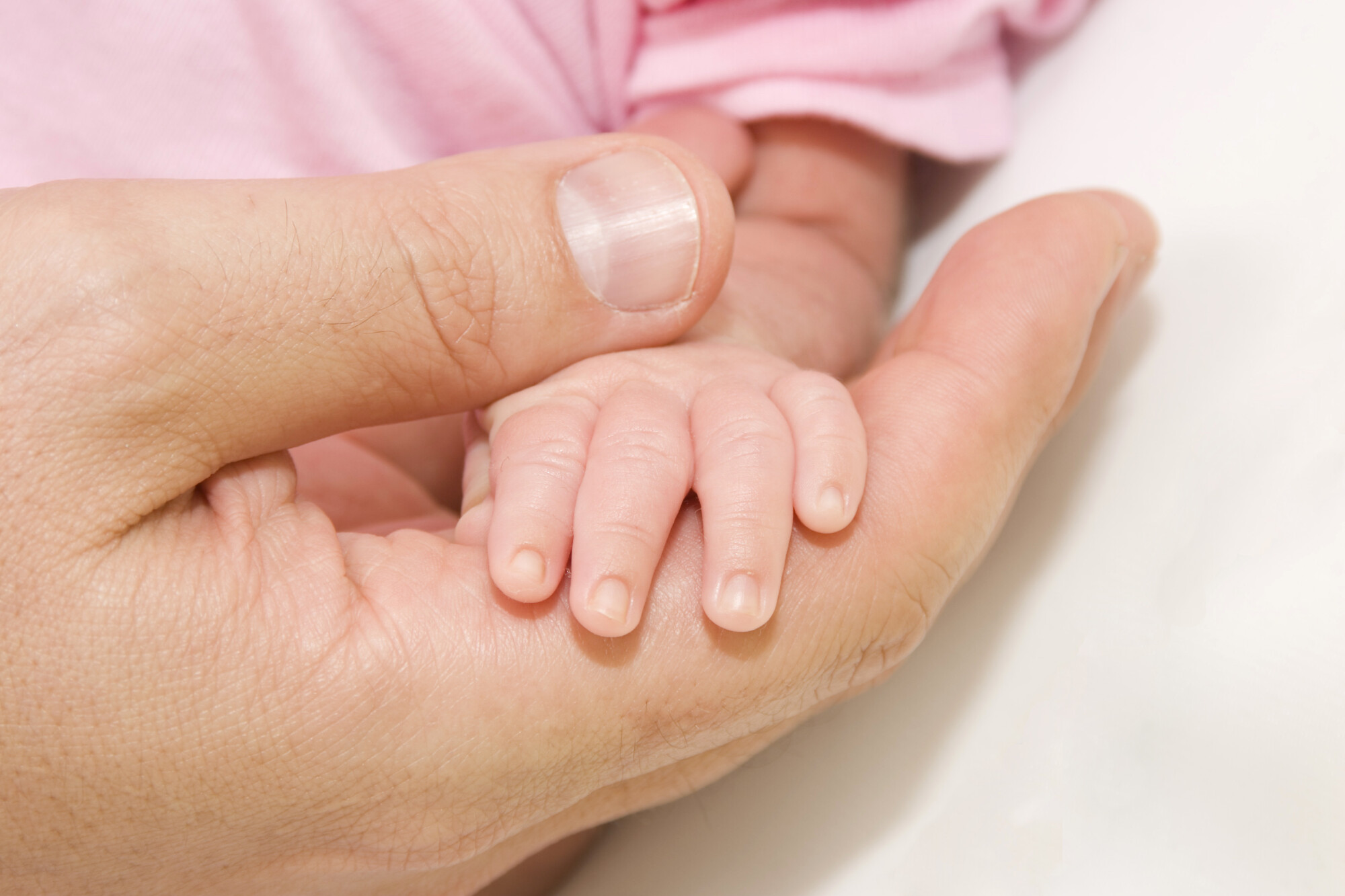 Comment se développe le toucher in utero