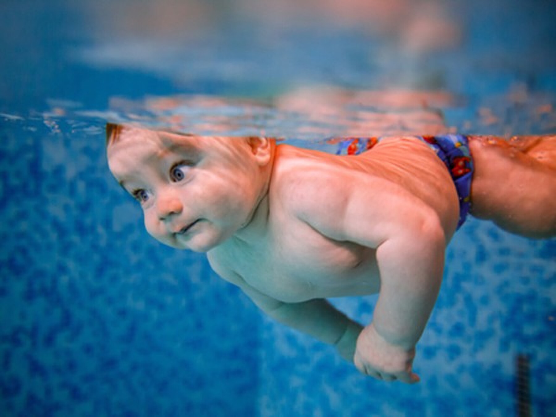 Bébés nageurs : un plus pour le développement moteur