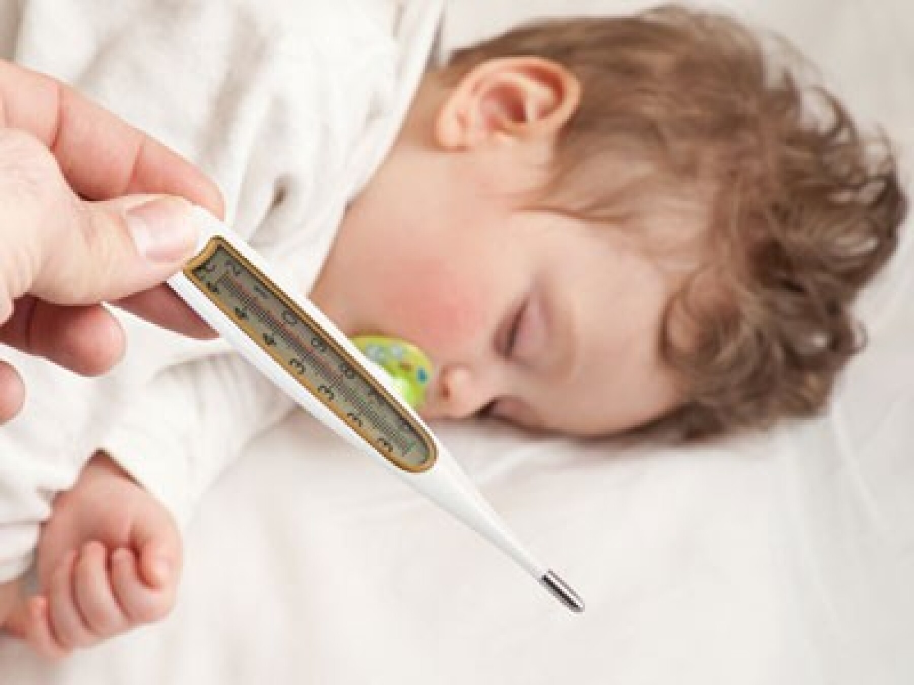 Vidéo: fièvre, bébé peut-il faire des convulsions ?