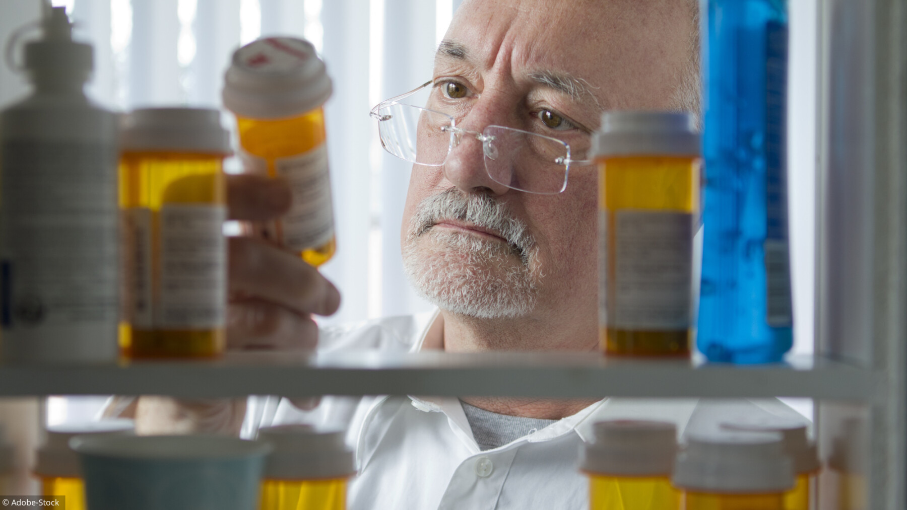 Armoire à pharmacie: comment faire le tri de nos médicaments?